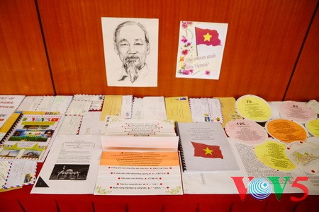 Penyampaian hadiah sayembara “Apa yang Anda ketahui tentang Vietnam tahun 2015 - ảnh 2