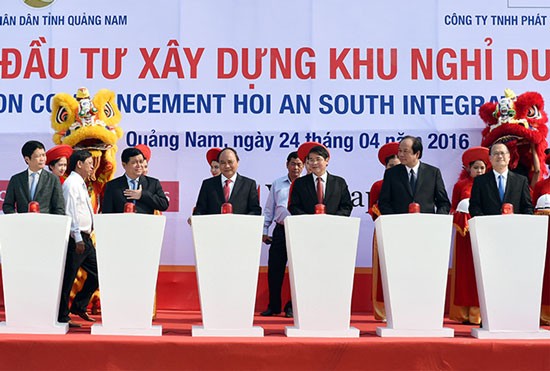 PM Vietnam berkomitmen menjamin lingkungan investasi yang stabil - ảnh 1