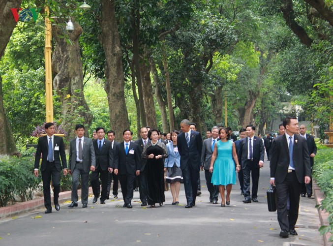 Panorama kunjungan Presiden Amerika Serikat, Barack Obama di Vietnam - ảnh 9