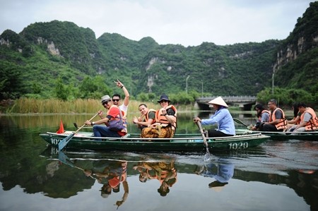 Peserta Famtrip Indonesia  menikmati keindahan pusaka-pusaka Vietnam - ảnh 14