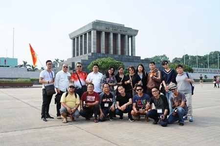 Peserta Famtrip Indonesia  menikmati keindahan pusaka-pusaka Vietnam - ảnh 11