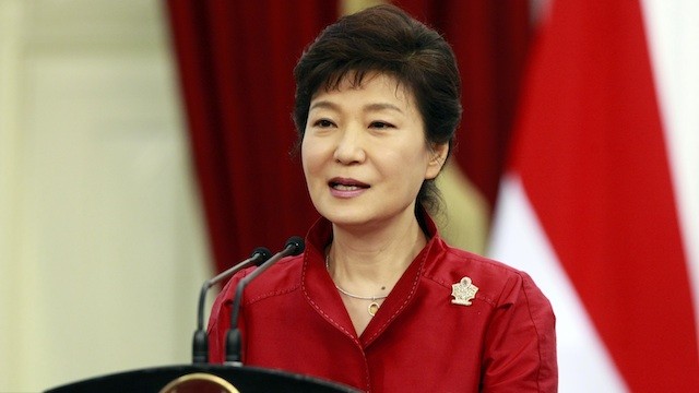 Republik Korea menginvestasikan  pertemuan tertutup antara Presiden Park Geun-hye dan grup besar  - ảnh 1