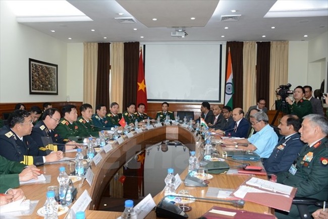 Delegasi militer tingkat tinggi Vietnam melakukan kunjungan persahabatan di India - ảnh 1