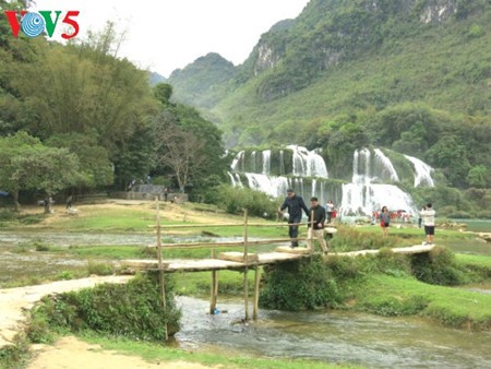 Air terjun Ban Gioc- air terjun alami terbesar di Asia Tenggara - ảnh 11