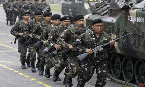  Tentara Filipina melakukan serangan udara yang keliru , sehingga membuat kira-kira 20 serdadu tewas - ảnh 1