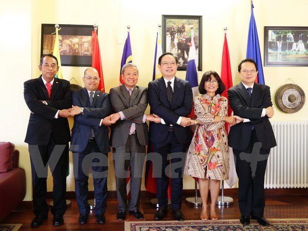  Vietnam menyelesaikan dengan menonjol masa  bakti  Ketua ACR di Italia - ảnh 1