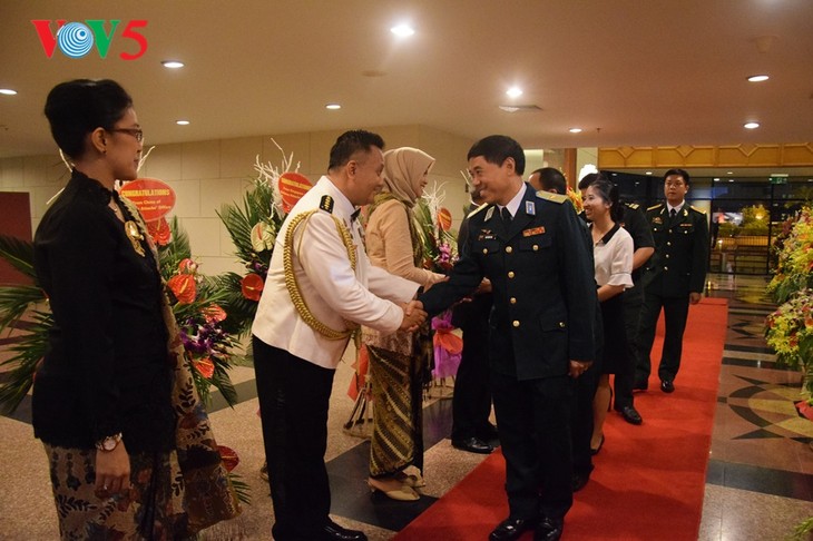 Peringatan ultah ke-72  berdirinya TNI (1945-2017) di Kota Hanoi - ảnh 1