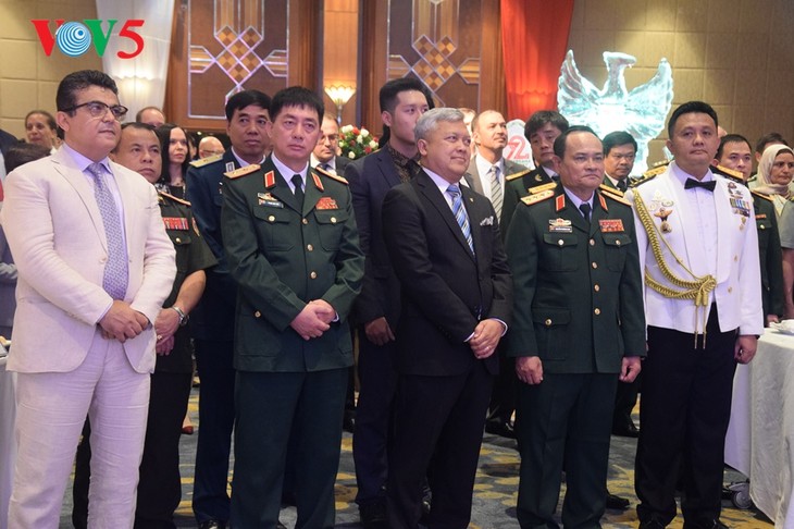 Peringatan ultah ke-72  berdirinya TNI (1945-2017) di Kota Hanoi - ảnh 4