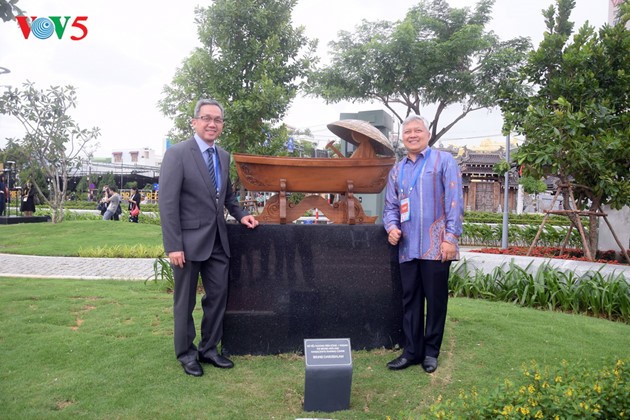 Istimewa-nya Taman patung APEC di Kota Da Nang, Vietnam Tengah - ảnh 3