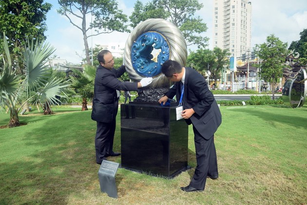 Istimewa-nya Taman patung APEC di Kota Da Nang, Vietnam Tengah - ảnh 5