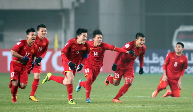 Mengalahkan Tim sepak bola U23 Qatar, Tim sepak bola Vietnam  masuk Babak final Asia 2018 - ảnh 1