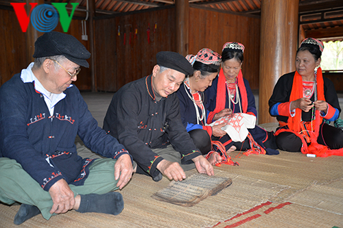 Nyanyian dendang sayang yang  merdu dari warga etnis minoritas Dao Thanh Y - ảnh 1