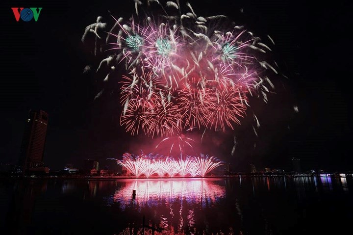  Pembukaan festival kembang api internasional Da Nang - ảnh 1