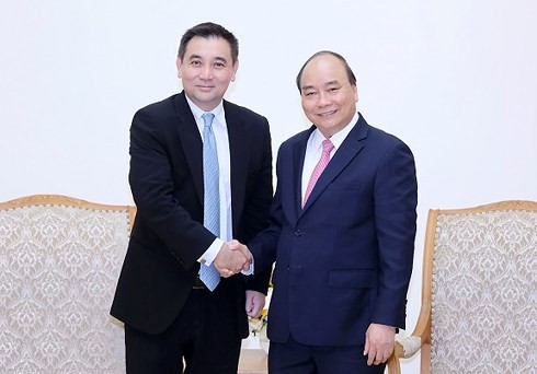 PM Nguyen Xuan Phuc menerima pendiri perusahaan Gulf Energy, Thailand - ảnh 1