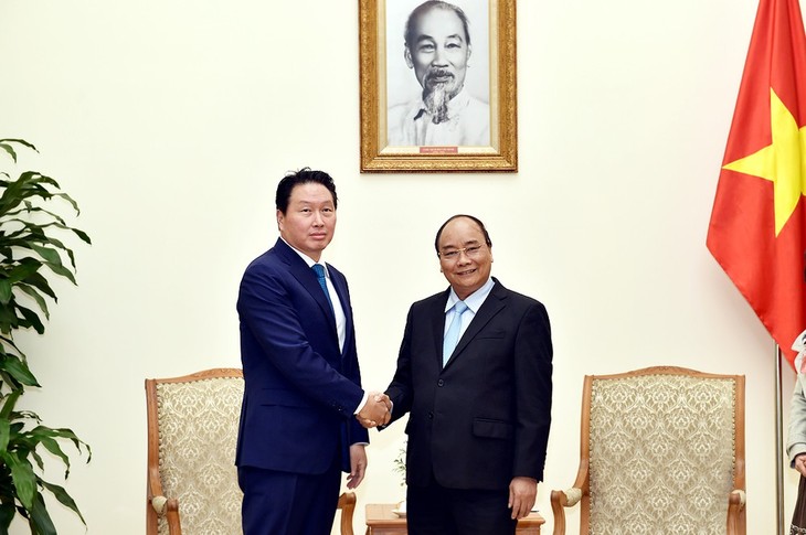 PM Vietnam, Nguyen Xuan Phuc menerima Presiden Grup SK, Republik Korea - ảnh 1