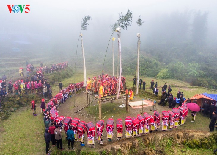 Upacara “Cap sac” dari warga etnis Dao di Propinsi Lao Cai, Vietnam Utara - ảnh 17