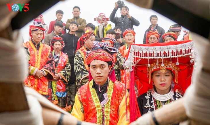 Upacara “Cap sac” dari warga etnis Dao di Propinsi Lao Cai, Vietnam Utara - ảnh 18