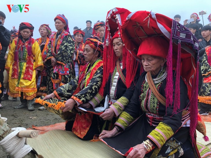 Upacara “Cap sac” dari warga etnis Dao di Propinsi Lao Cai, Vietnam Utara - ảnh 20