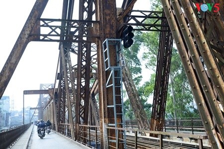 Jembatan-jembatan yang menyambungkan waktu - ảnh 4