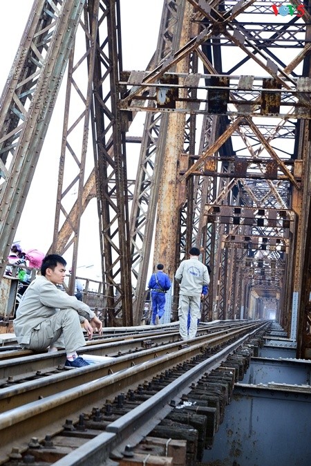 Jembatan-jembatan yang menyambungkan waktu - ảnh 7