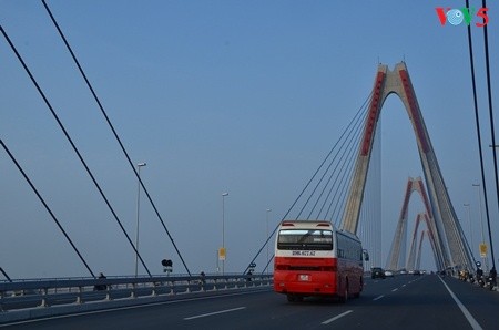 Jembatan-jembatan yang menyambungkan waktu - ảnh 10