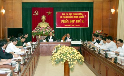 PM Nguyen Tan Dung chairs anti-corruption meeting - ảnh 1