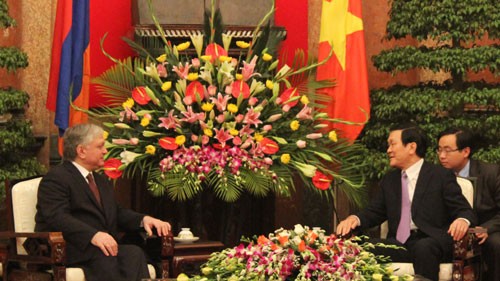 President receives Armenian Foreign Minister  - ảnh 1