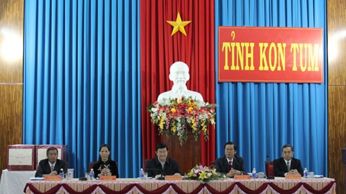 President urges Kon Tum province to focus on forest protection and development - ảnh 1