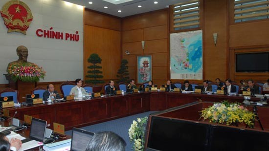 Government discusses first quarter socio-economic performance - ảnh 1