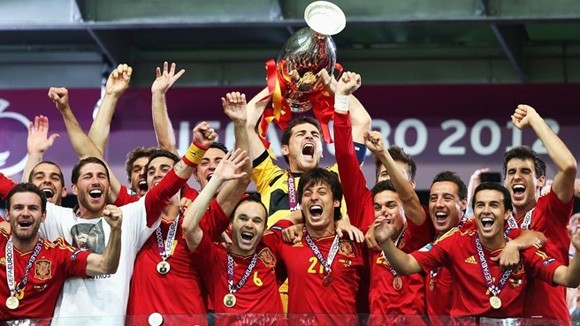 Spain goes down in history with EURO 2012 Championship - ảnh 1