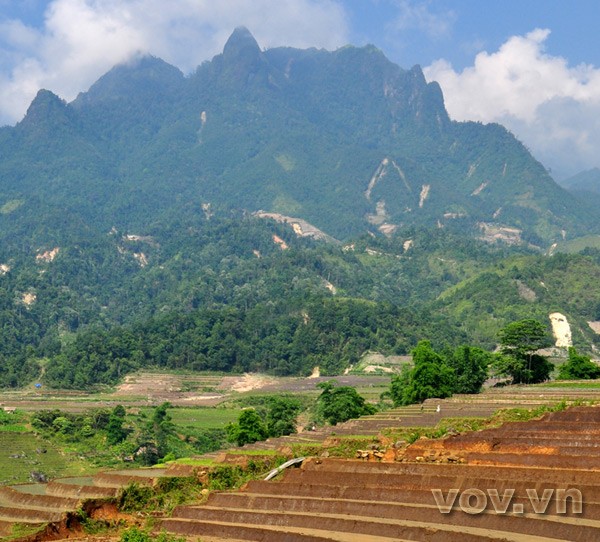 Famous mountain range in Lao Cai  - ảnh 8