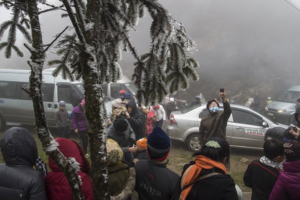 Snow ice at O Qui Ho mountain pass  - ảnh 7