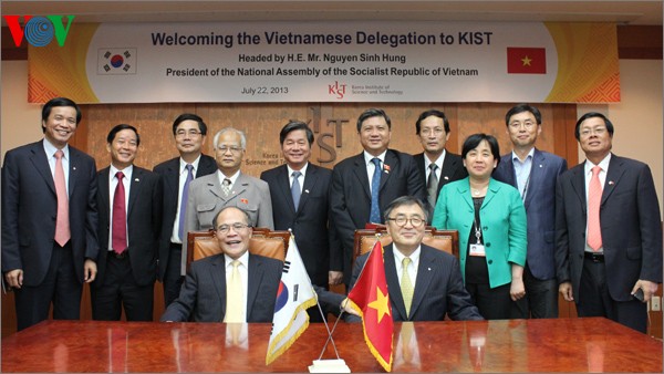 National Assembly Chairman meets Korean Prime Minister  - ảnh 2