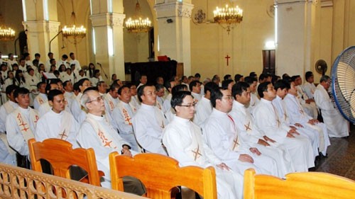 Parishioners congratulated on Christmas  - ảnh 1