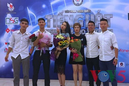 Medley “Hanoi autumn” advances to final round of Vietnam Journalists’ Singing Festival 2016 - ảnh 9