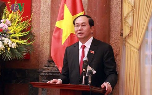 President meets representatives of coal industry and Quang Ninh province - ảnh 1