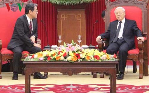 Party General Secretary receives new Japanese Ambassador - ảnh 1