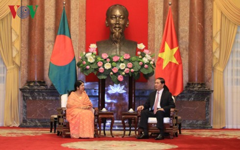 President receives Speaker of Bangladeshi Parliament  - ảnh 1