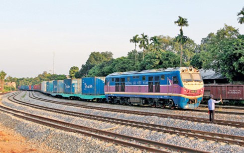 Guangxi-Yen Vien trans-container goods train to begin operation soon - ảnh 1