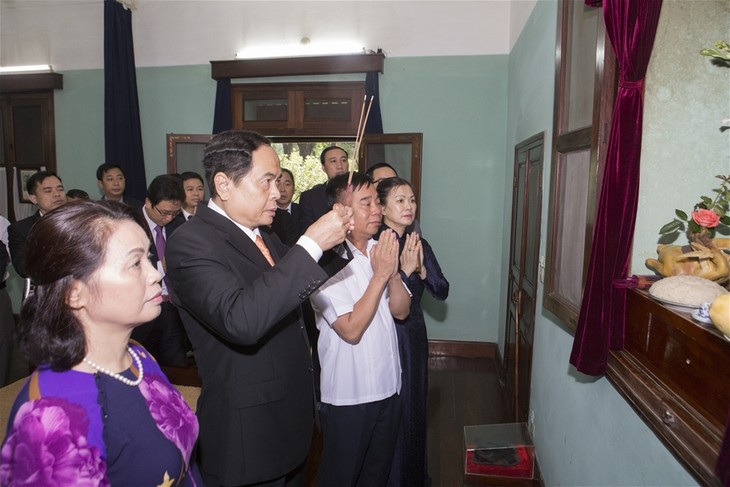 Vietnam Fatherland Front President pays tribute to President Ho Chi Minh - ảnh 1