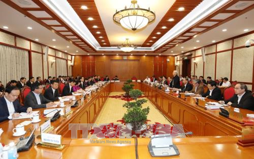 Party leader works with Hanoi Party Committee - ảnh 1