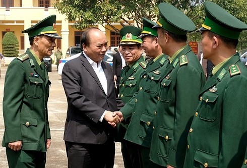 Prime Minister inspects combat readiness of Dak Nong armed forces - ảnh 1