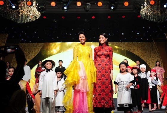 Ho Chi Minh City festival honors Vietnamese ao dai - ảnh 2