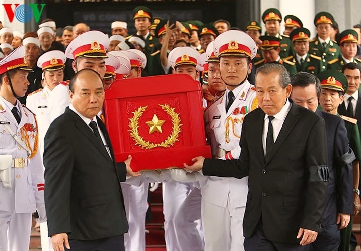 Prime Minister reads eulogy at Gen. Dong Sy Nguyen's funeral  - ảnh 1