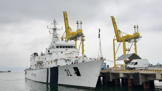 Indian naval ships visit Vietnam  - ảnh 1