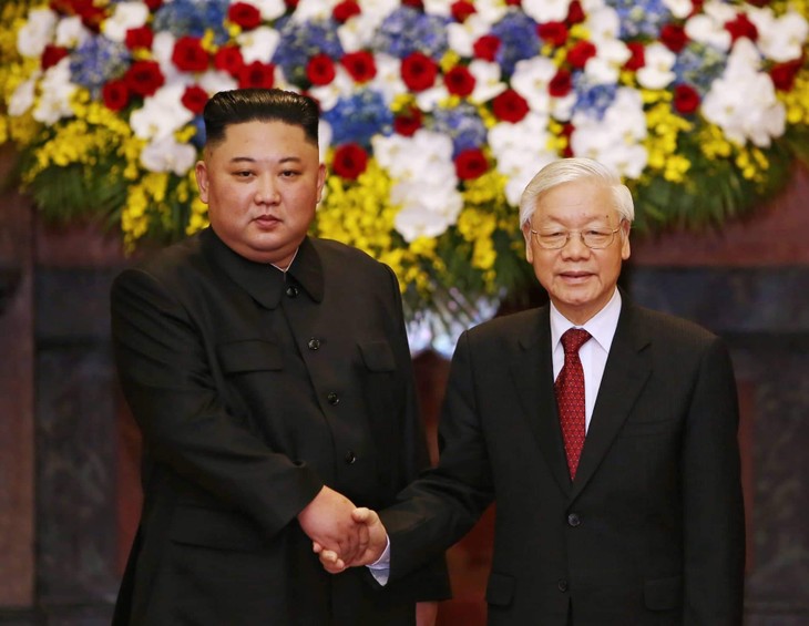 Party, State leader congratulates DPRK chairman  - ảnh 1