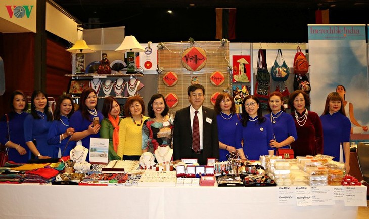 Vietnam joins International Christmas Fair 2019 in Czech Republic  - ảnh 1