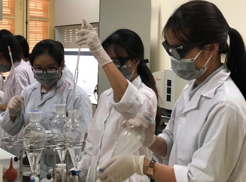 Flu Laboratory female scientists win Kovalevskaia Award 2019  - ảnh 1