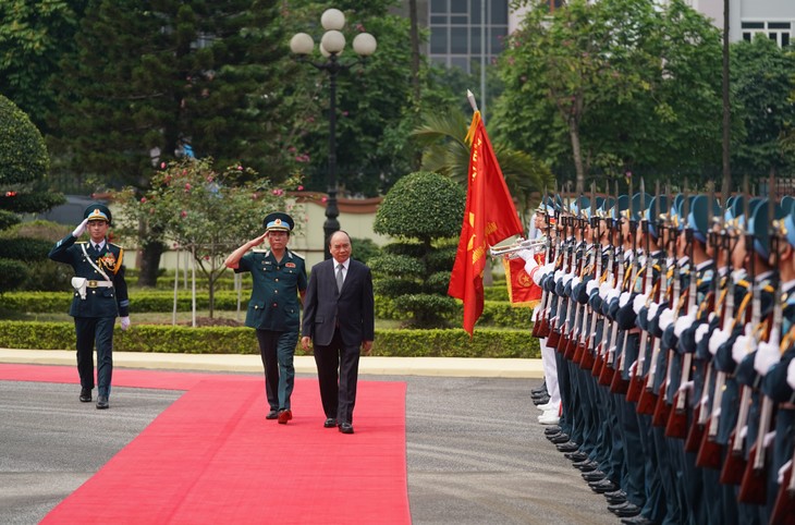 Prime Minister visits Air Defense-Air Force  - ảnh 1