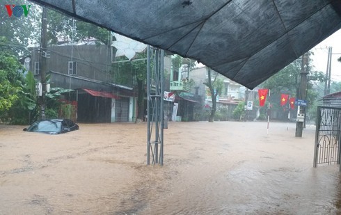 Prime Minister urges for prompt flood recovery efforts in Ha Giang  - ảnh 1